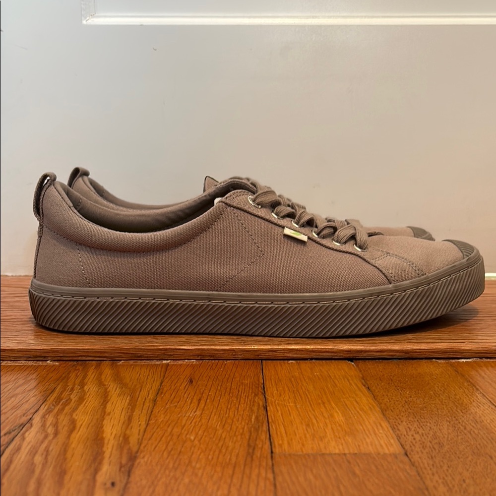 Unisex Cariuma OCA Low in All Mystic Grey